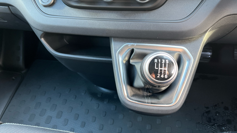 Renault Trafic Swb Diesel SL30 Blue dCi 130 Extra [Safety] Van